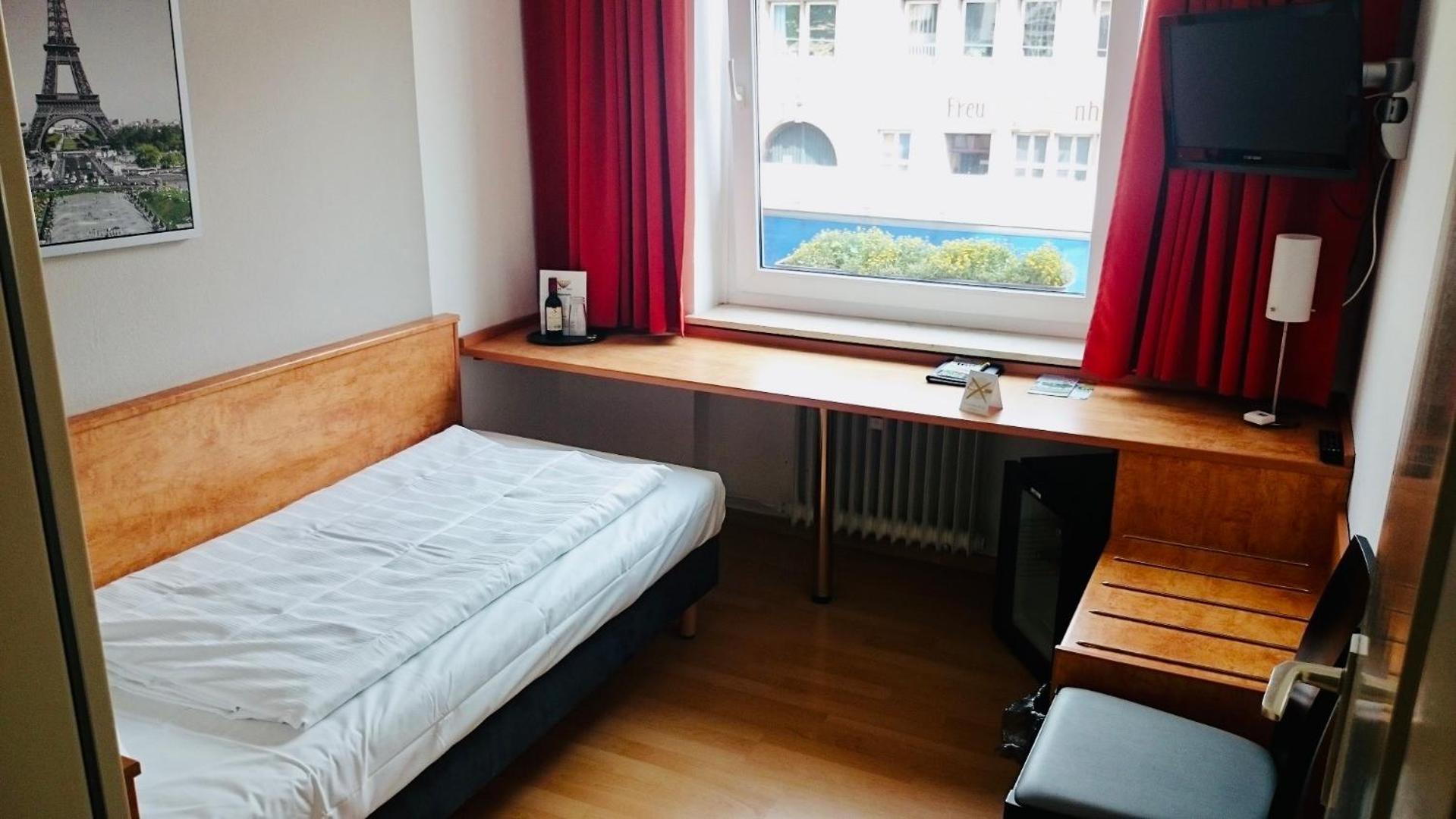 Hotel Novostar คาสเซล ภายนอก รูปภาพ